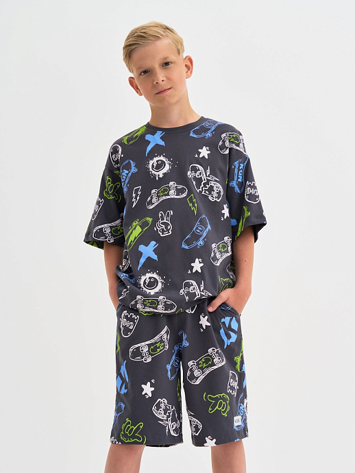 Пижама для мальчика на ребенке