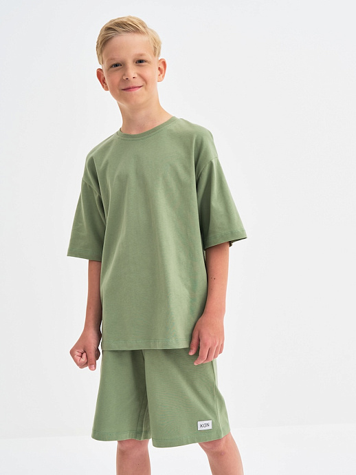 Пижама для мальчика на ребенке