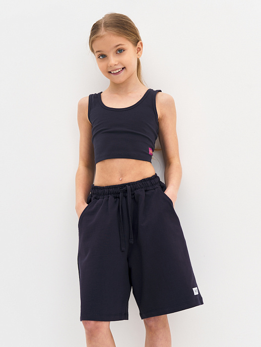 Шорты для девочки на ребенке